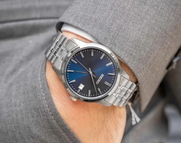 seiko-sur399p1-classicwatches.bg-сапфирено-стъкло
